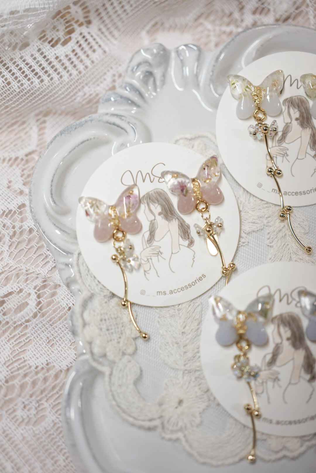 蝴蝶花花垂吊耳環