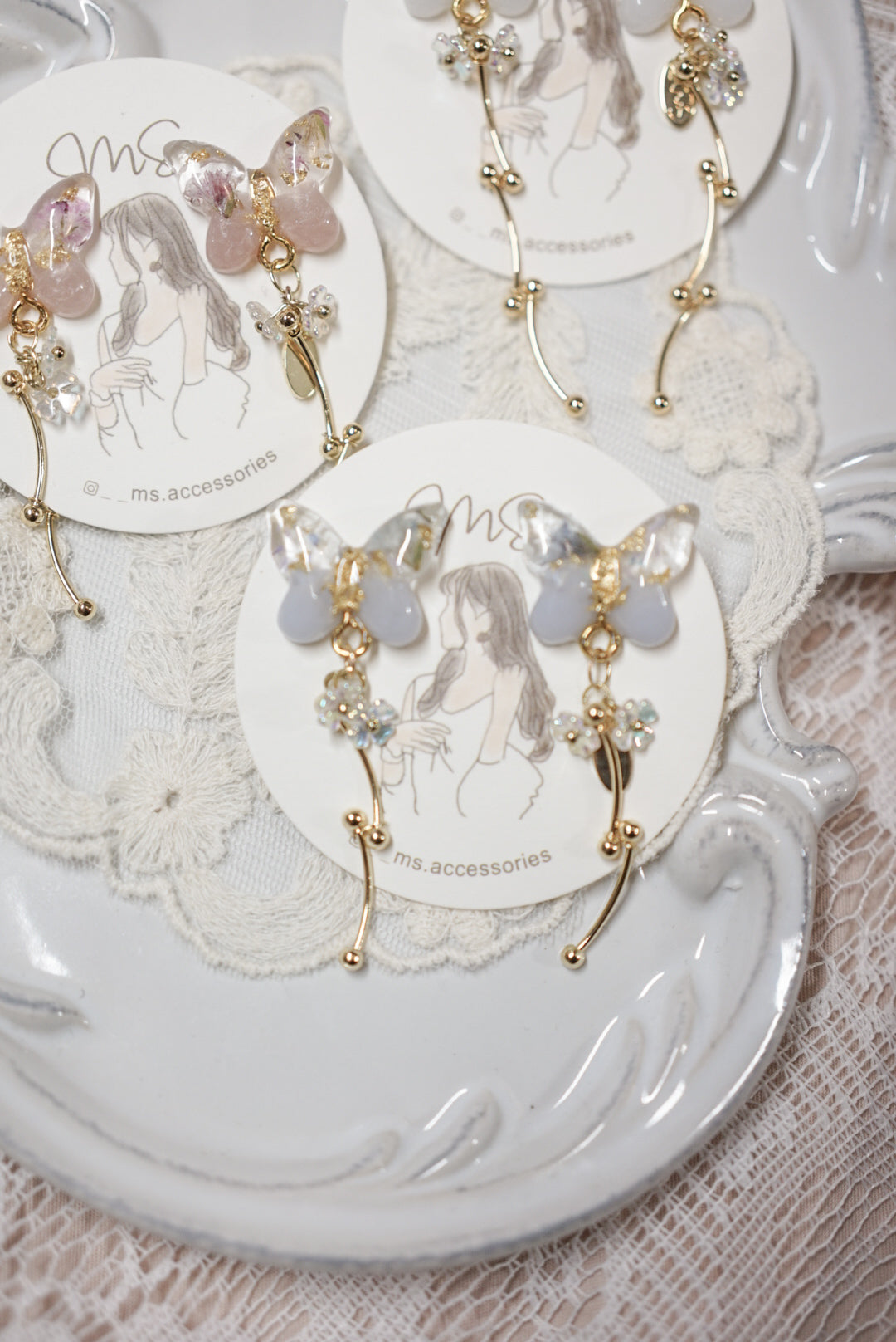 蝴蝶花花垂吊耳環