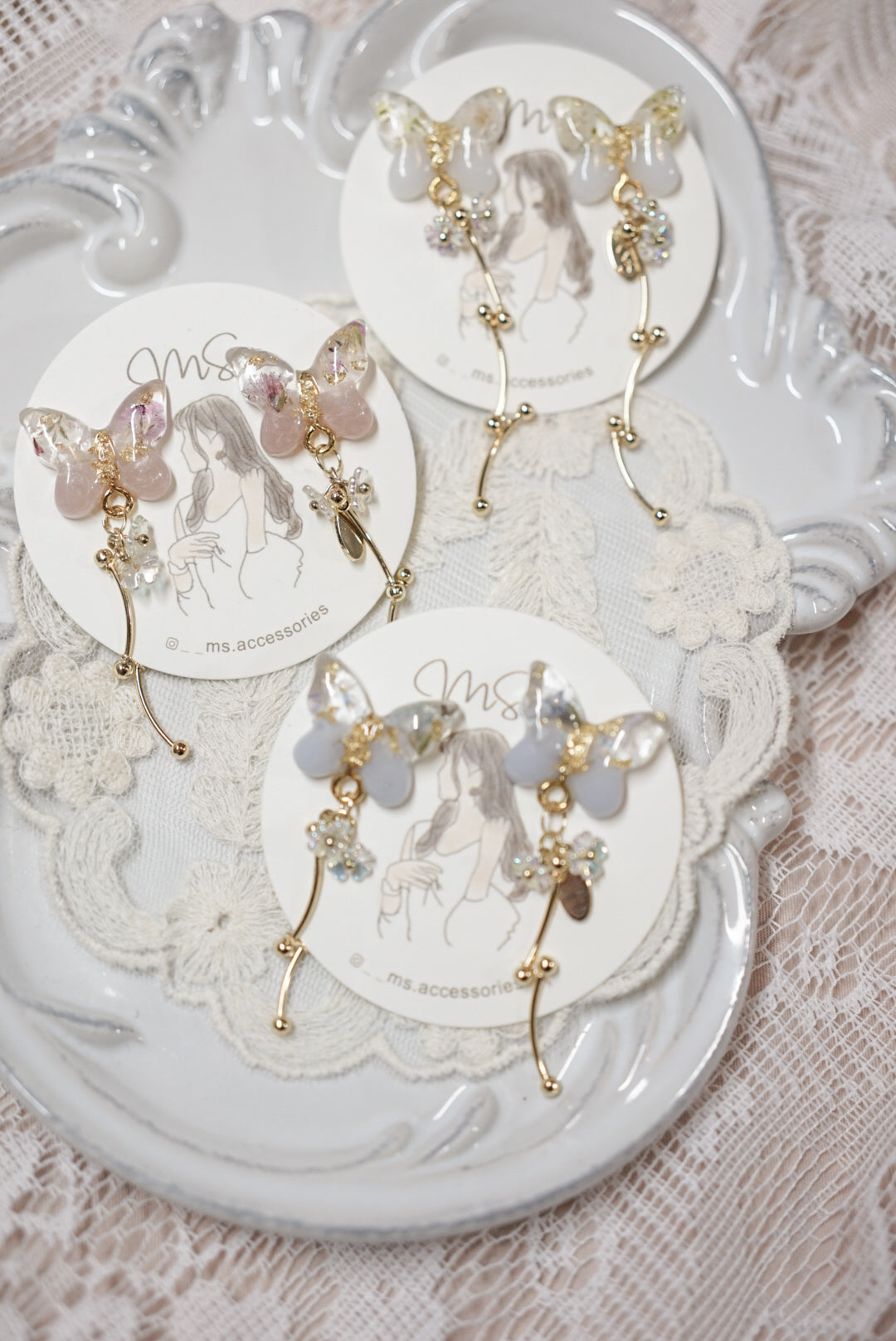 蝴蝶花花垂吊耳環