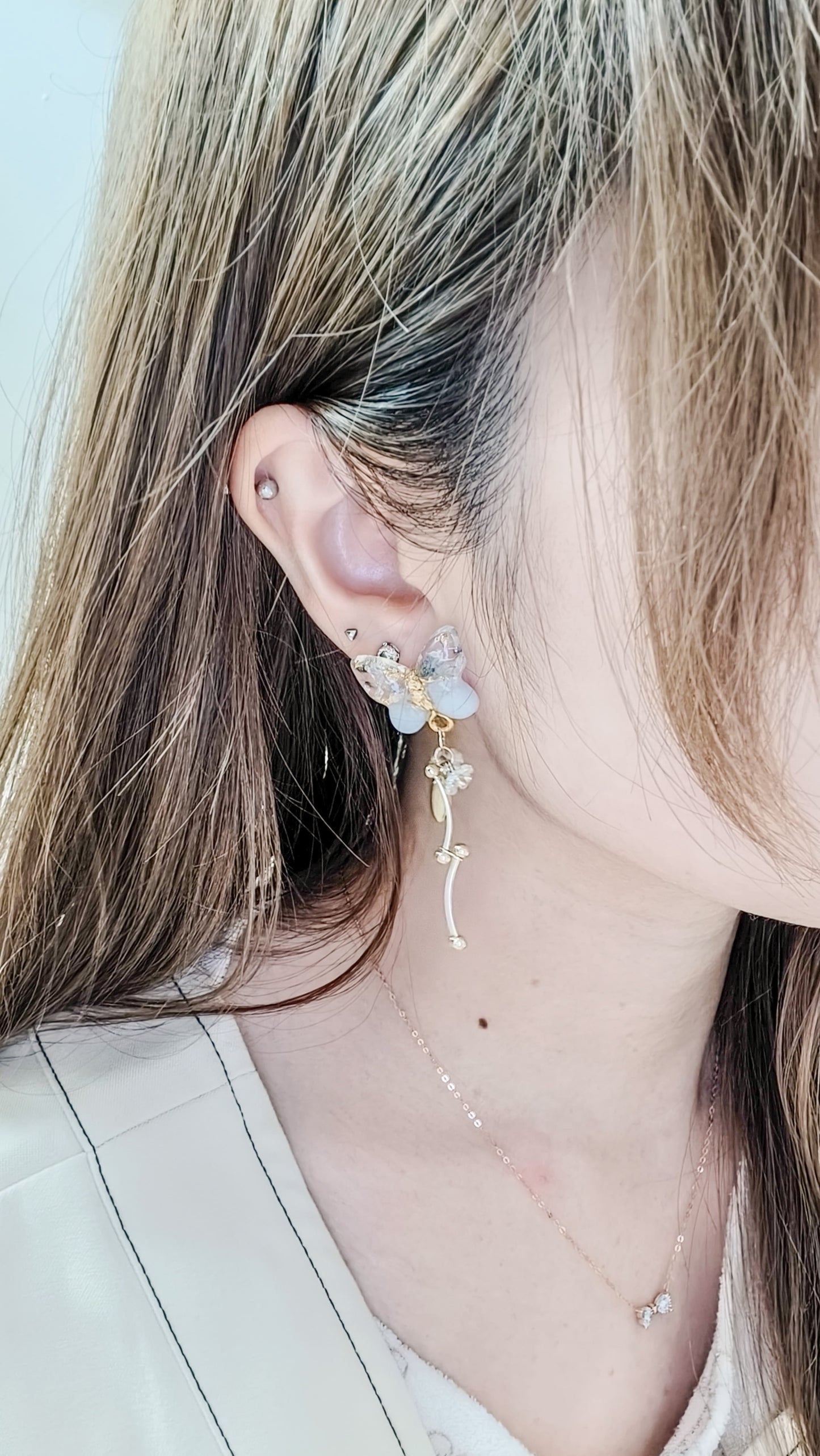 蝴蝶花花垂吊耳環