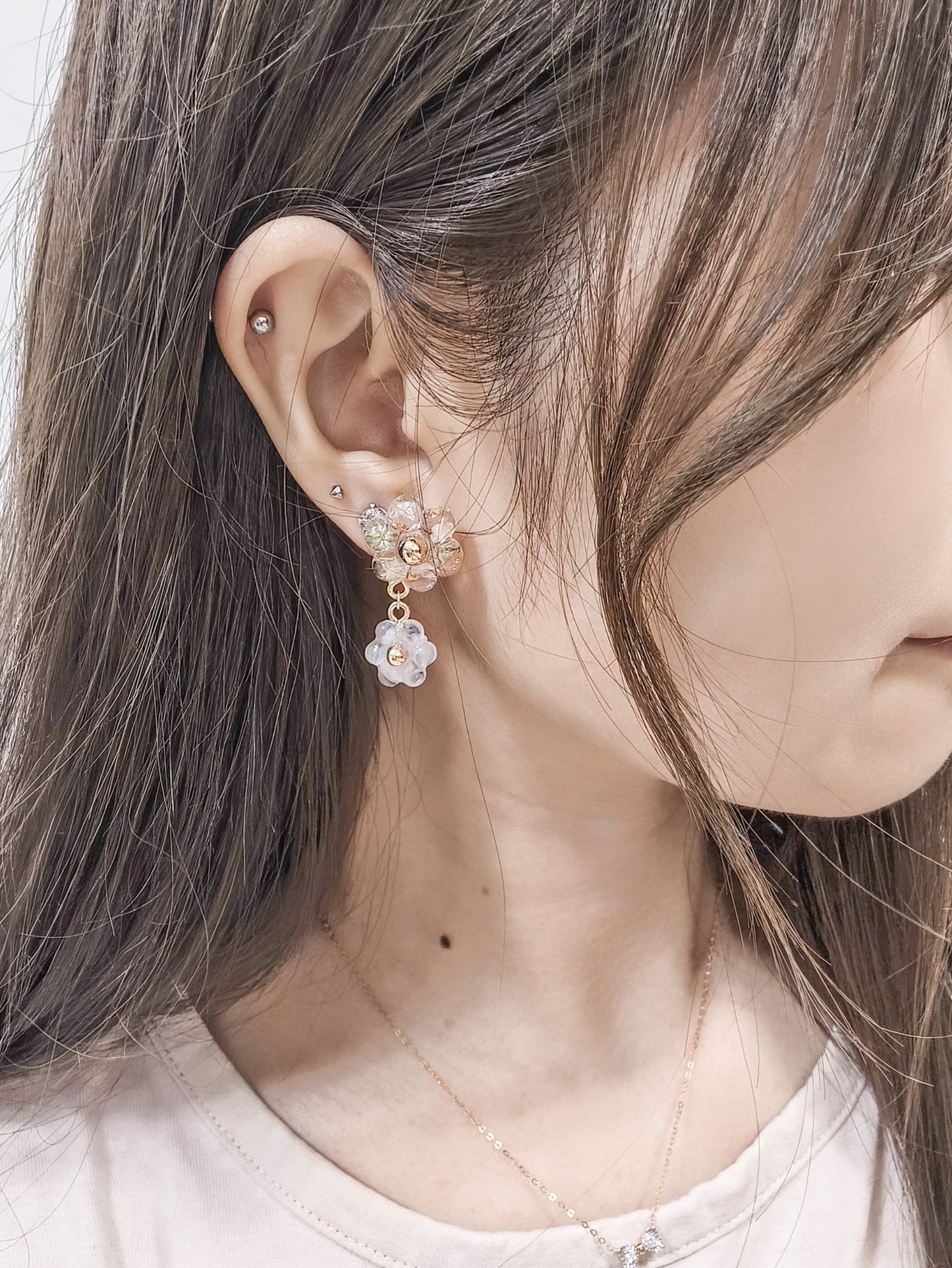 可愛波堤花花垂吊耳環