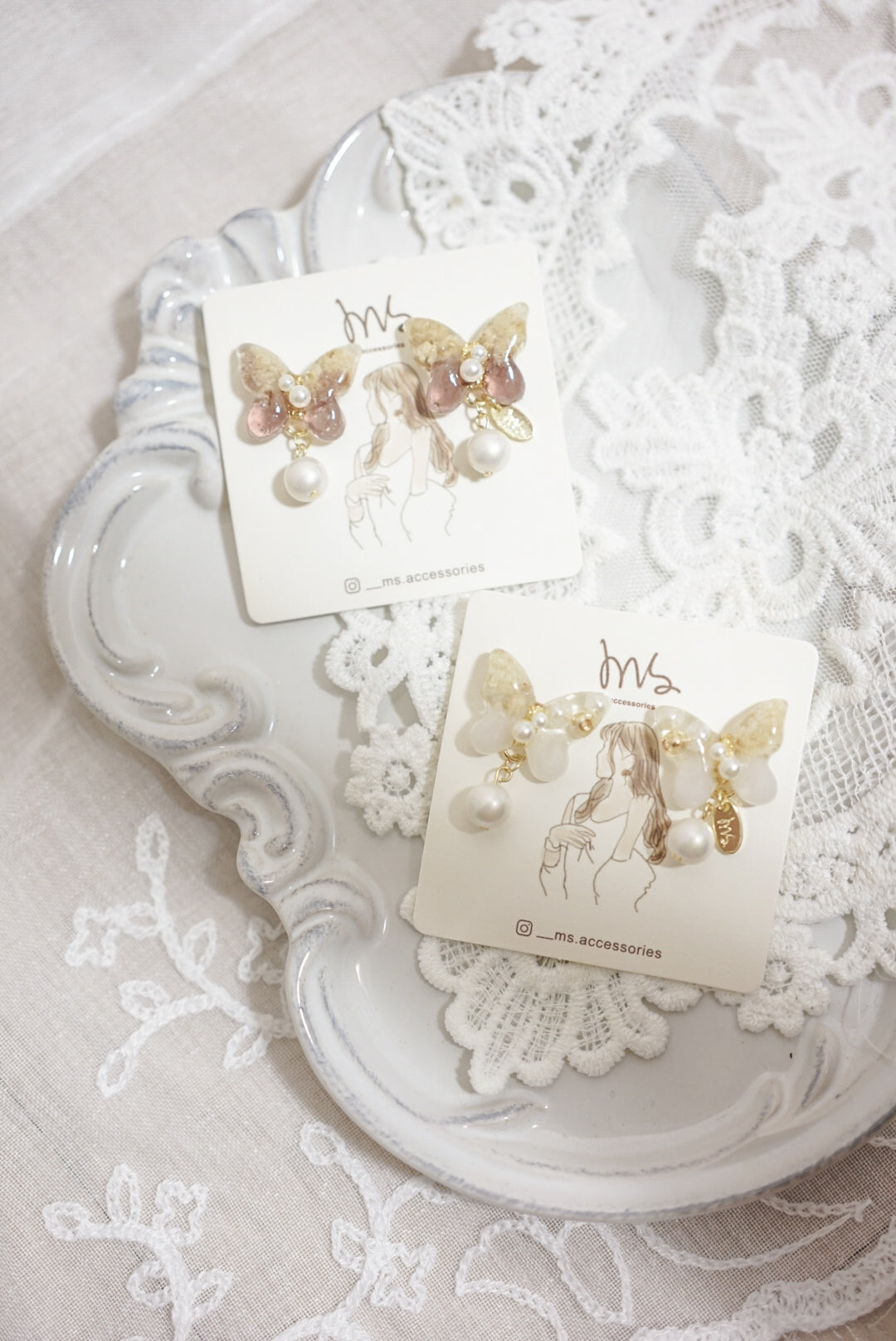 蝴蝶珍珠垂吊耳環