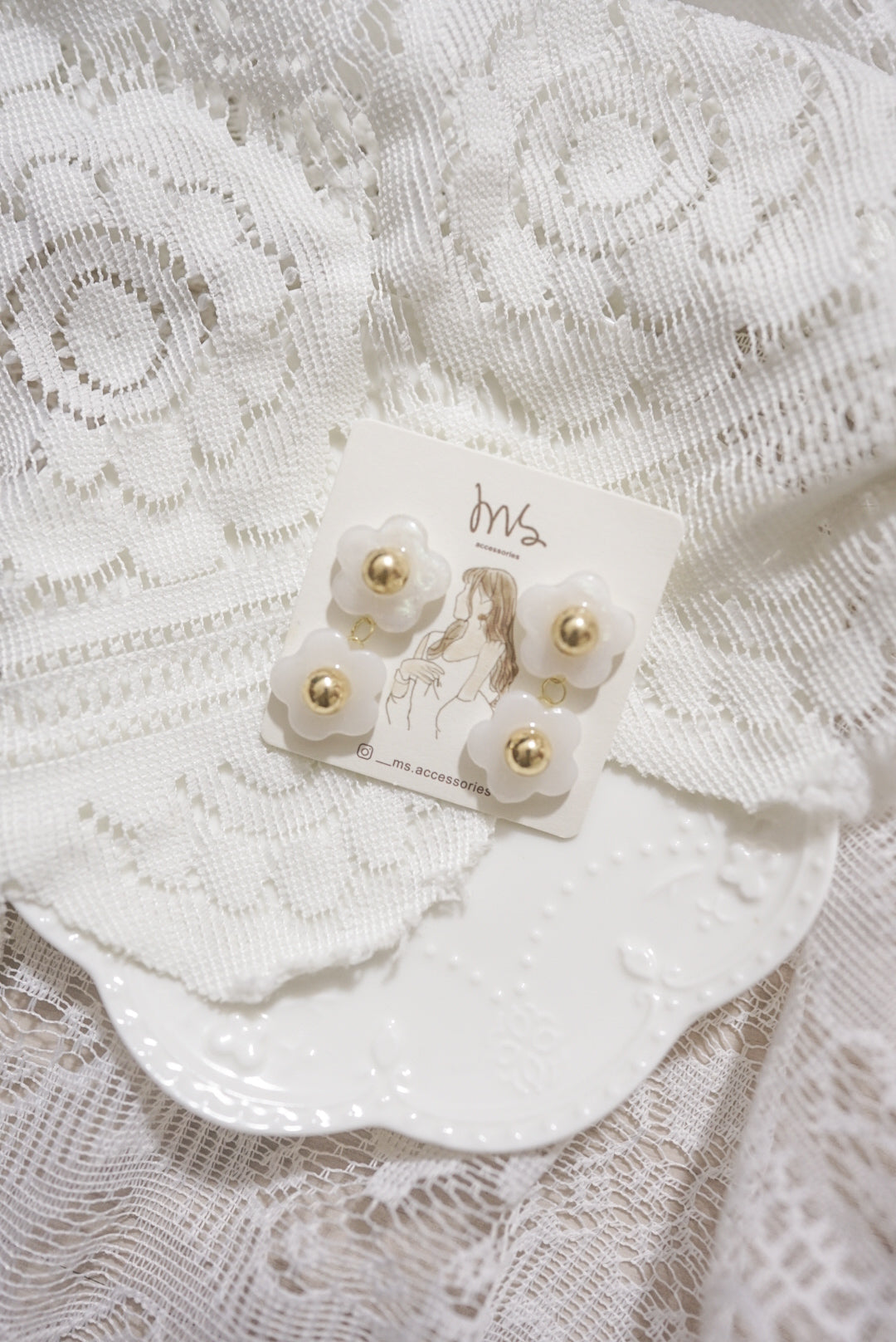 圓圓大花花垂吊耳環