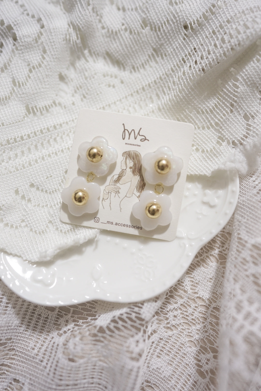 圓圓大花花垂吊耳環