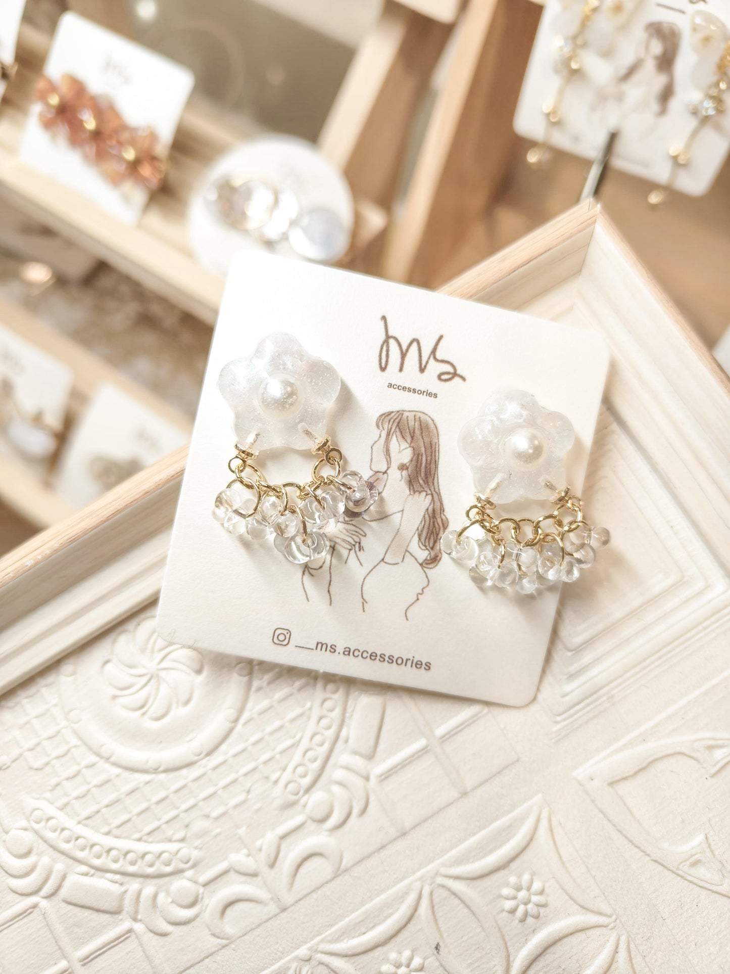 可愛花花垂吊耳環