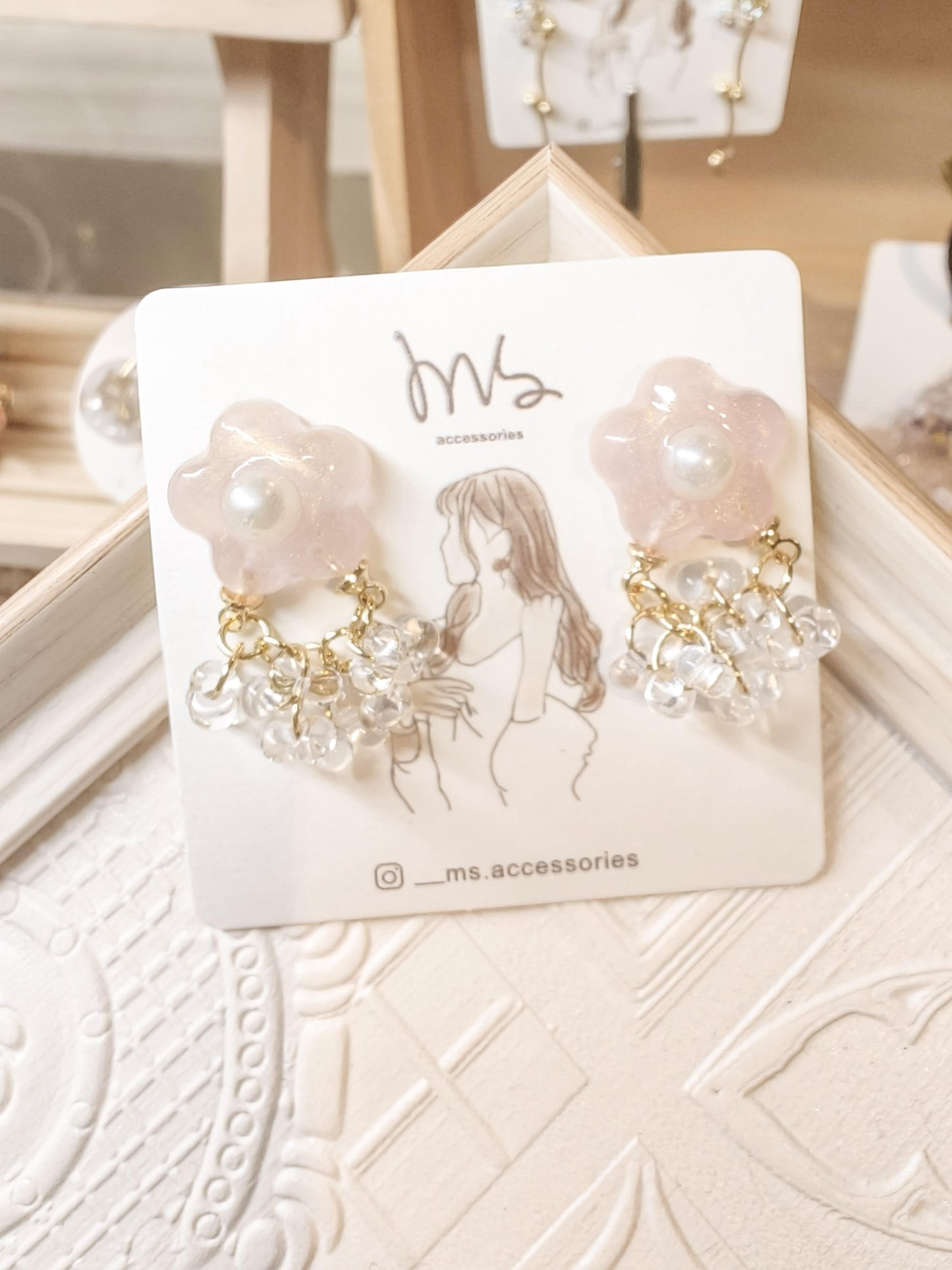 可愛花花垂吊耳環