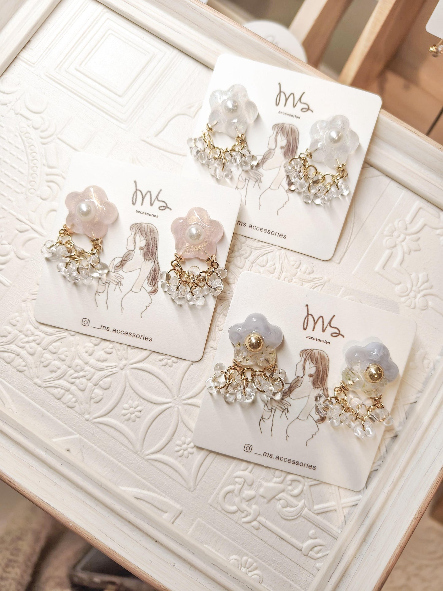 可愛花花垂吊耳環