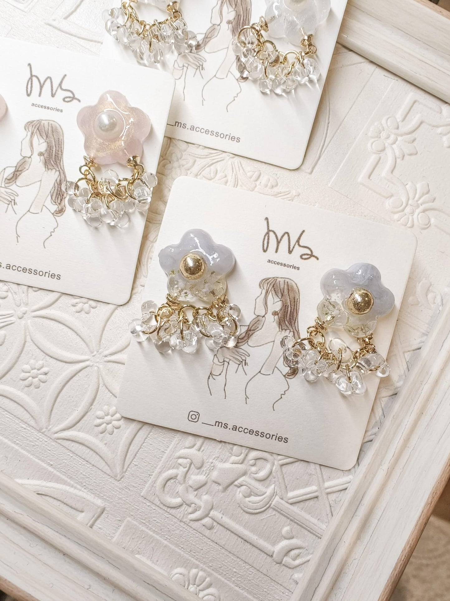 可愛花花垂吊耳環